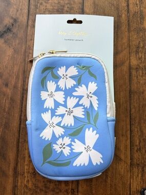 NWT Garven Blue Floral Tumbler Pouch with White Flowers